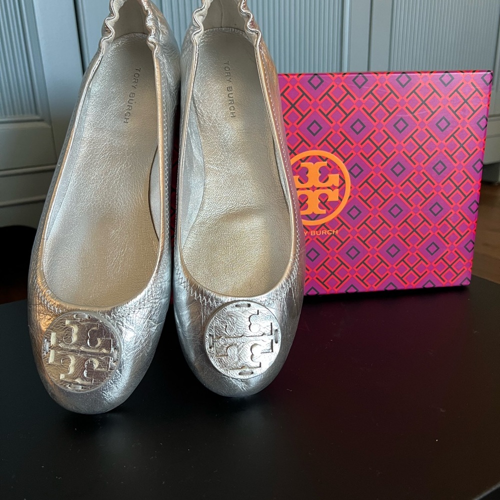 Tory Burch Metallic Minnie size 8 Silver Flats